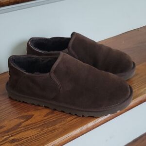 UGG slippers Dark Brown size 7